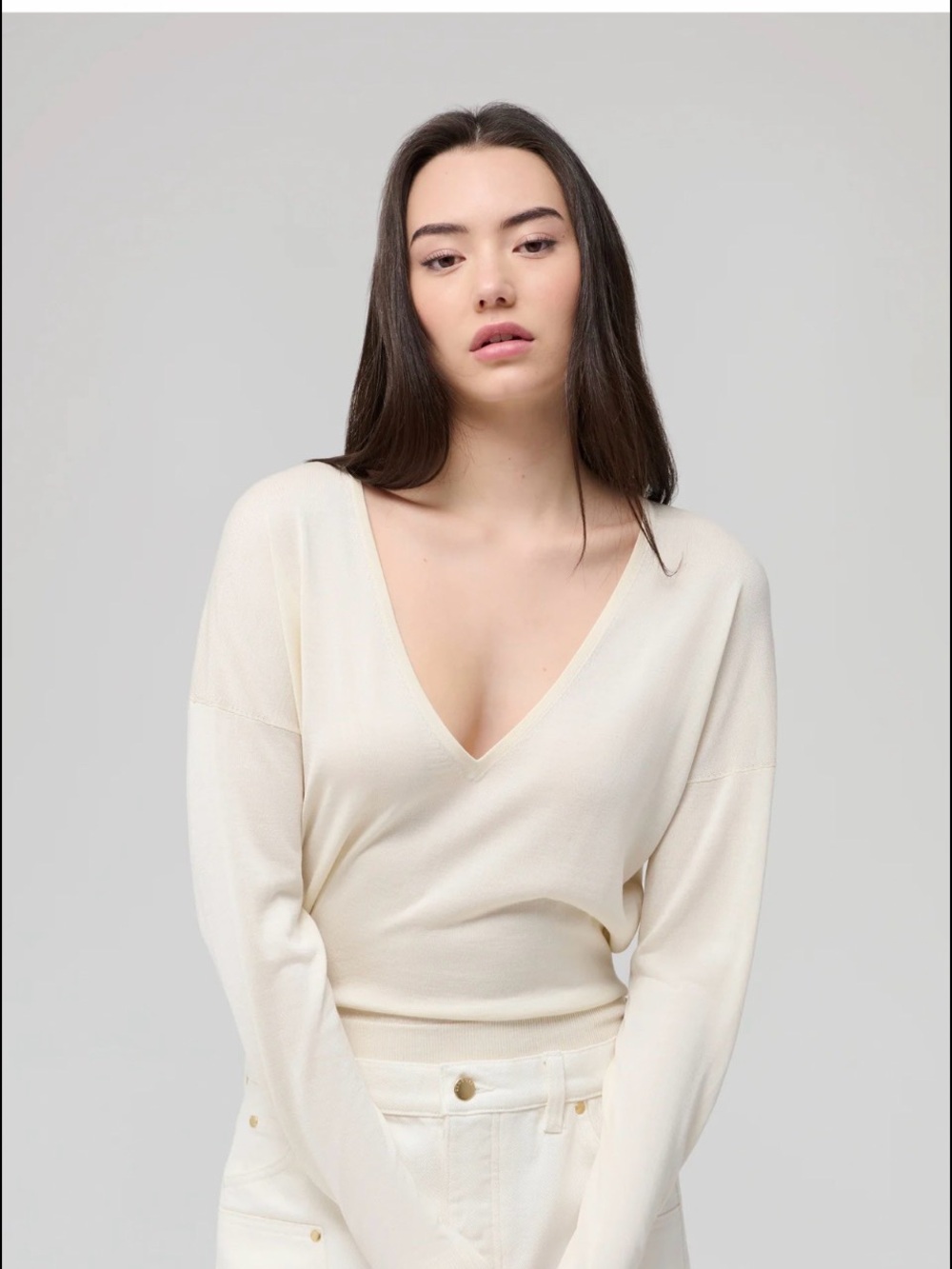 V-Neck Silk Cashmere Lightweight Cream Sweater - Women's Classic Knit